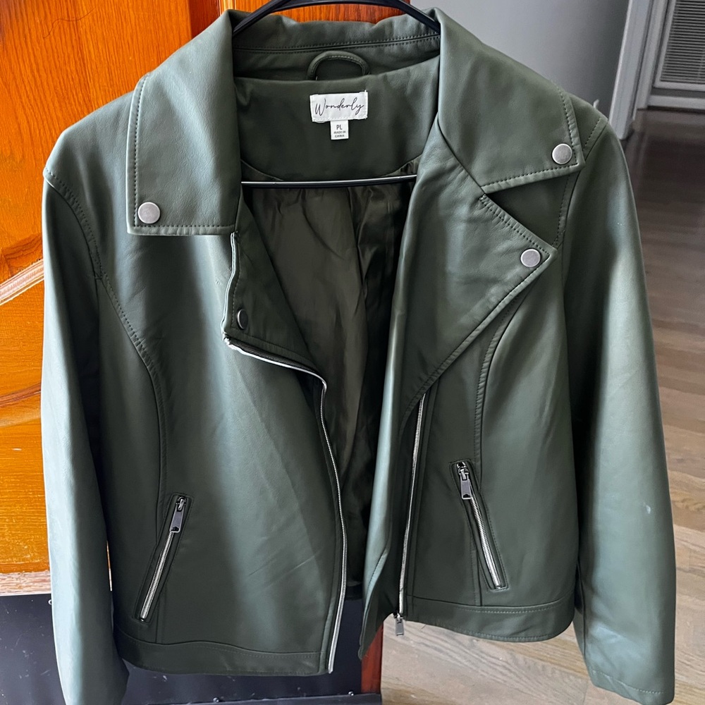 NWOT Trendy Women's Olive Green Faux Leather Jacket with real pockets